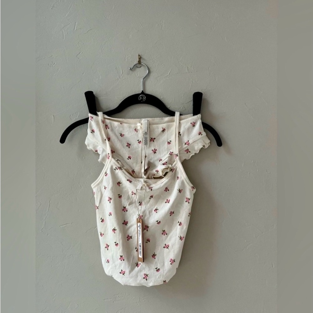 SKIMS LOGO POINTELLE CROPPED CAMI SET MARBLE PINK ROSEBUD PRINT XS - Picture 2 of 11